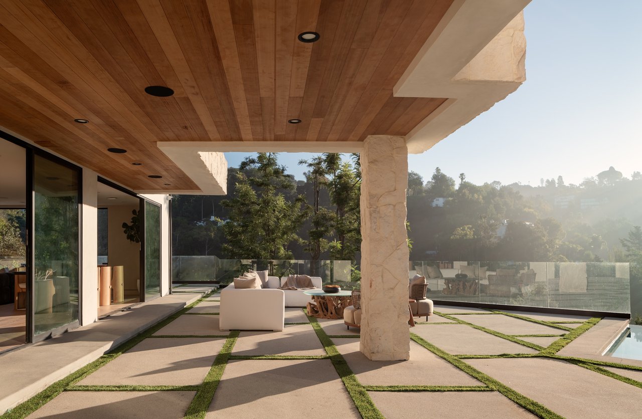 quintessential Hollywood Hills