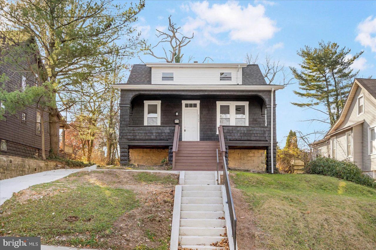 2725 E. Strathmore Ave