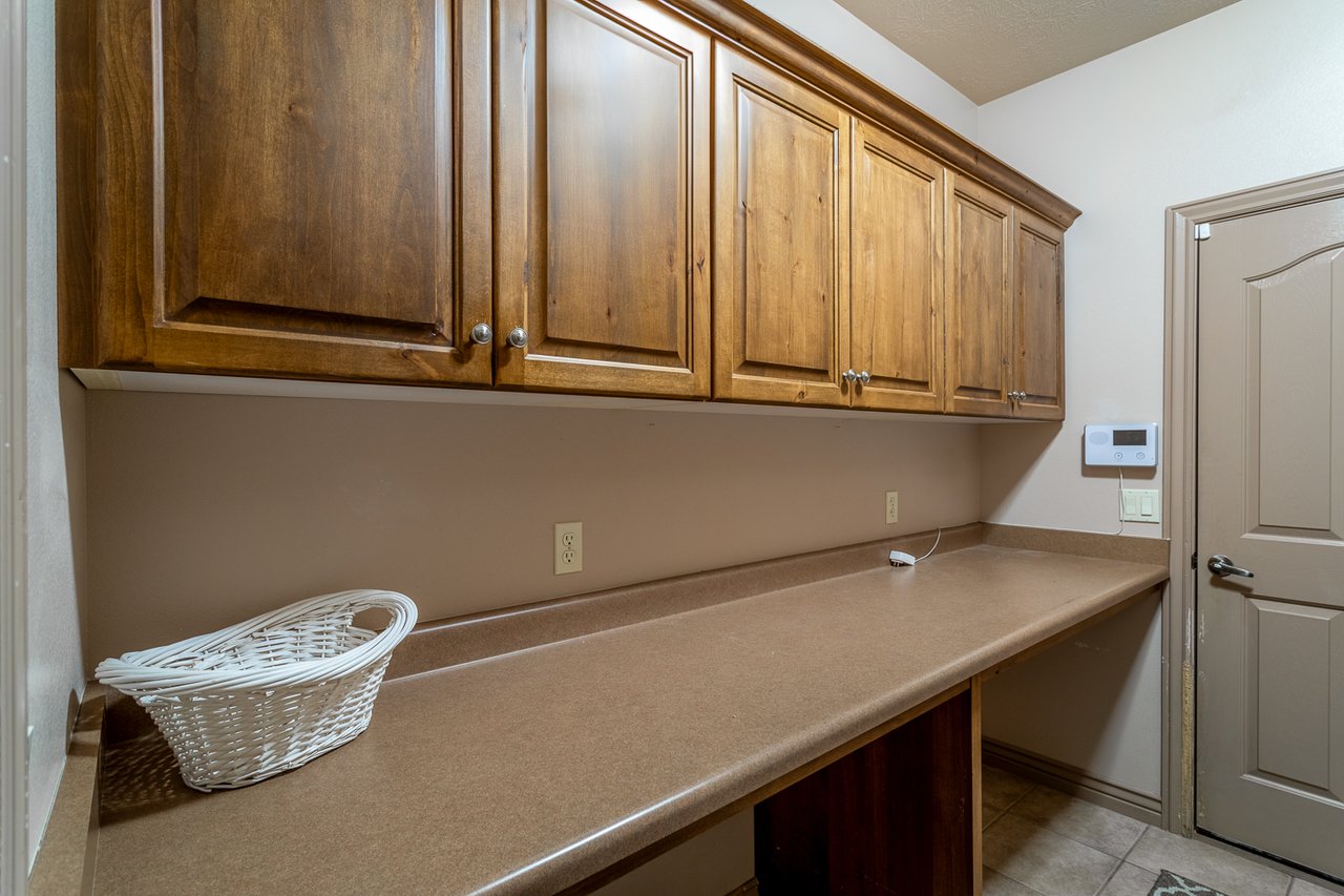 1319 W Red Butte Dr