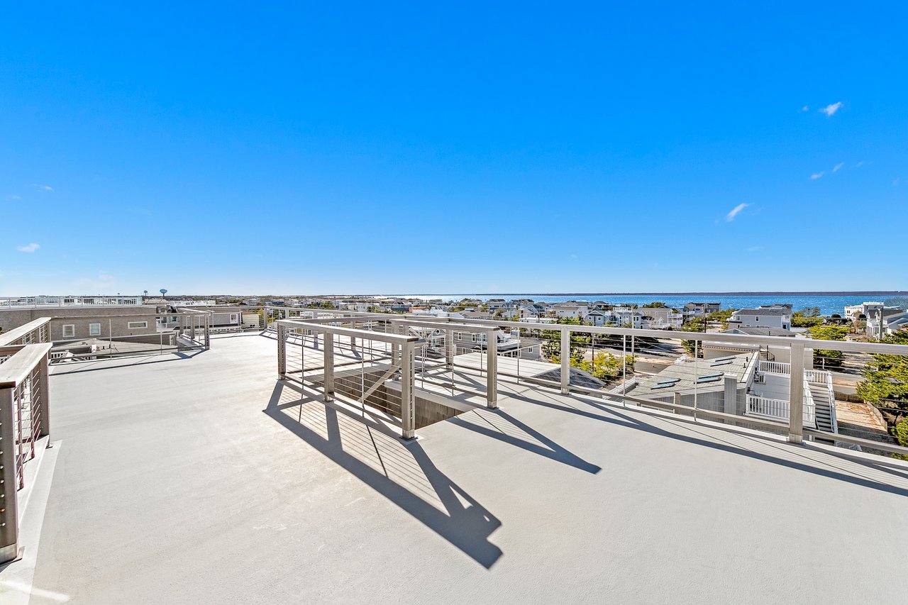1039-C Long Beach Blvd.