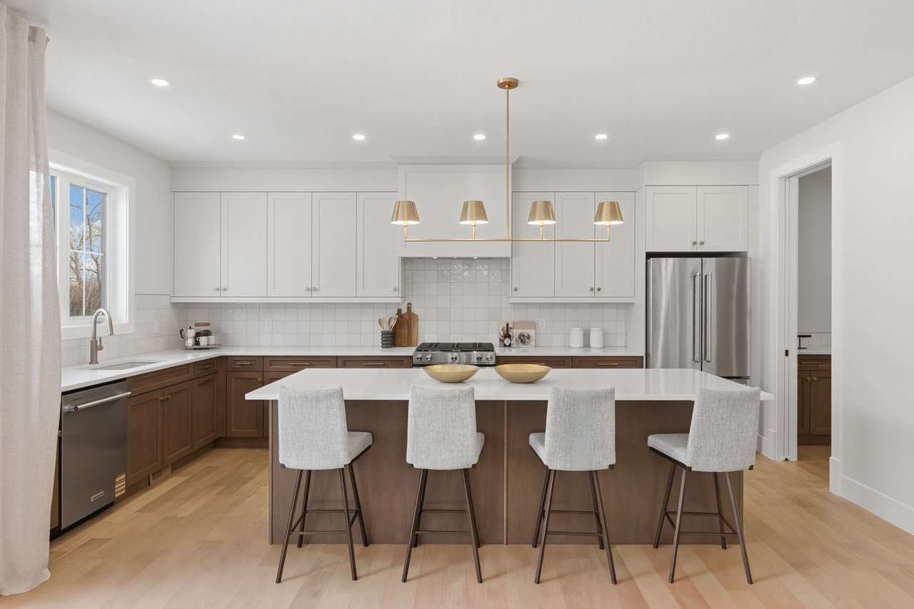 378 Bessborough Drive SW