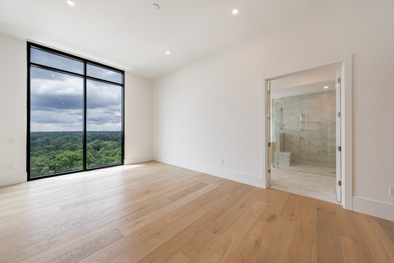 2425 Peachtree Road Unit 1806