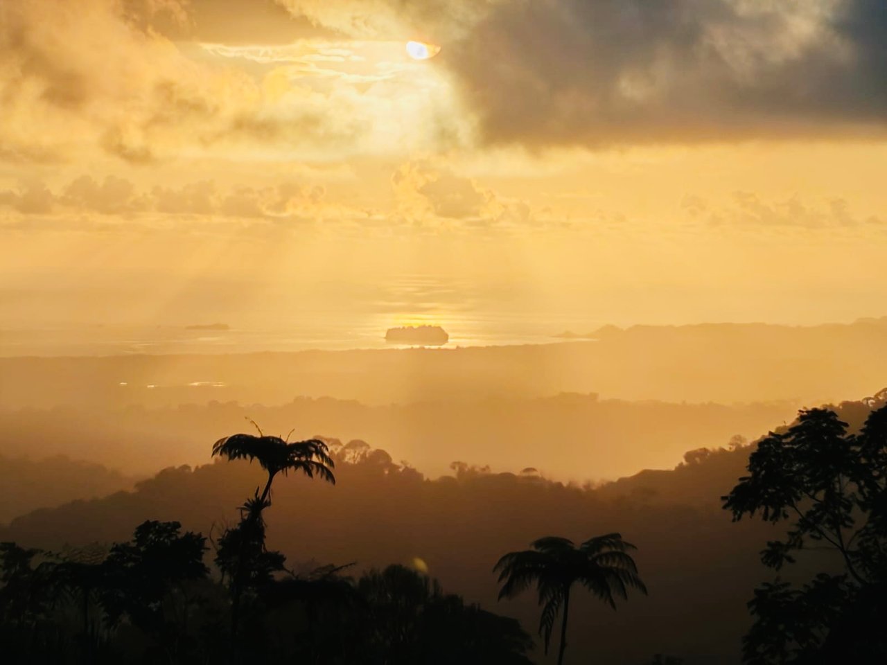 Off-Grid Mountain & River View Estate — 4.94 Acres | Sea Views | San Cristóbal de Aguirre