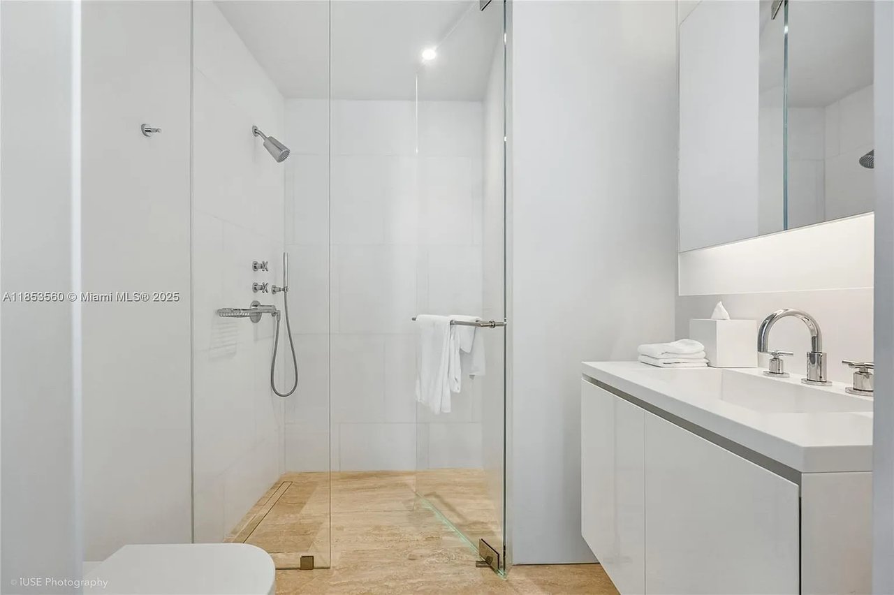 9001 Collins Ave #S-1011