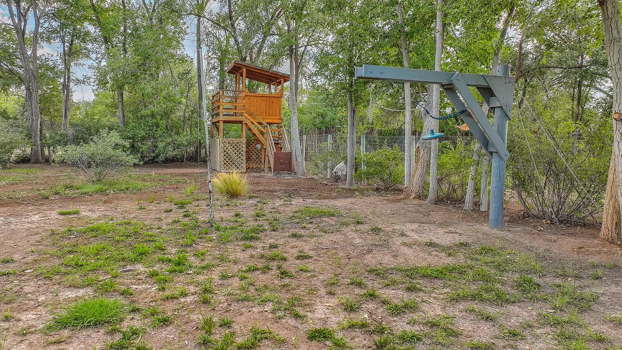 5910 Corrales Rd