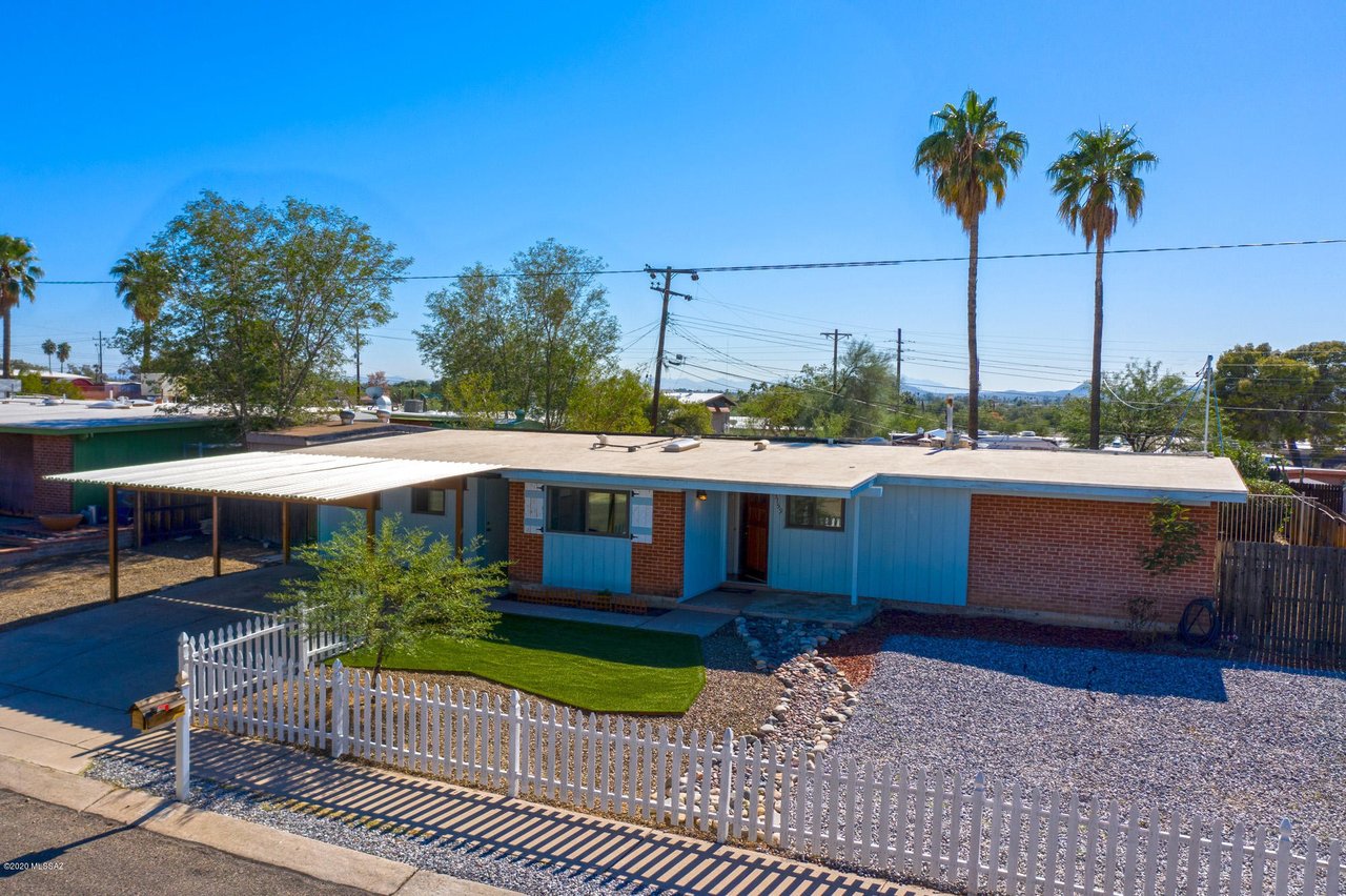 3159 W Calle Cereza