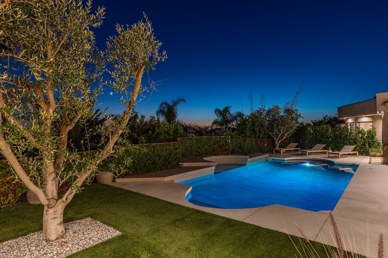 1705 Carla Ridge, Beverly Hills