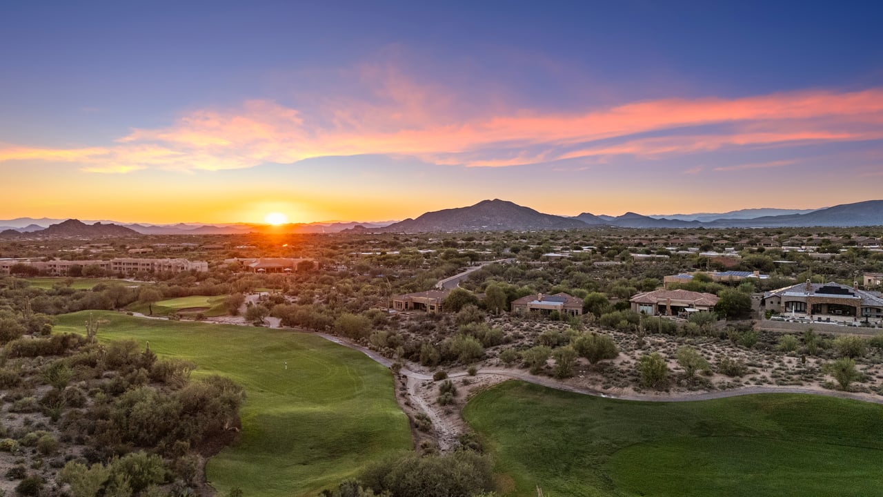 9812 E ROADRUNNER Drive