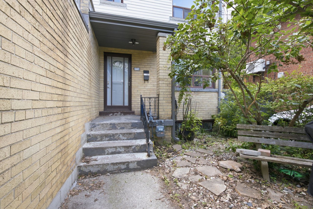 676 Beresford Ave, Upper