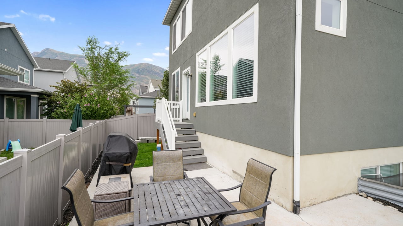 4696 W Camellia N
