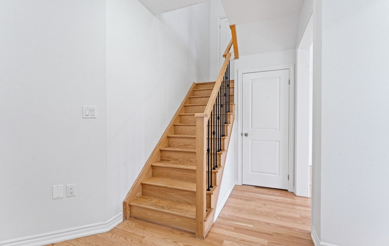 1206 Corby Way
