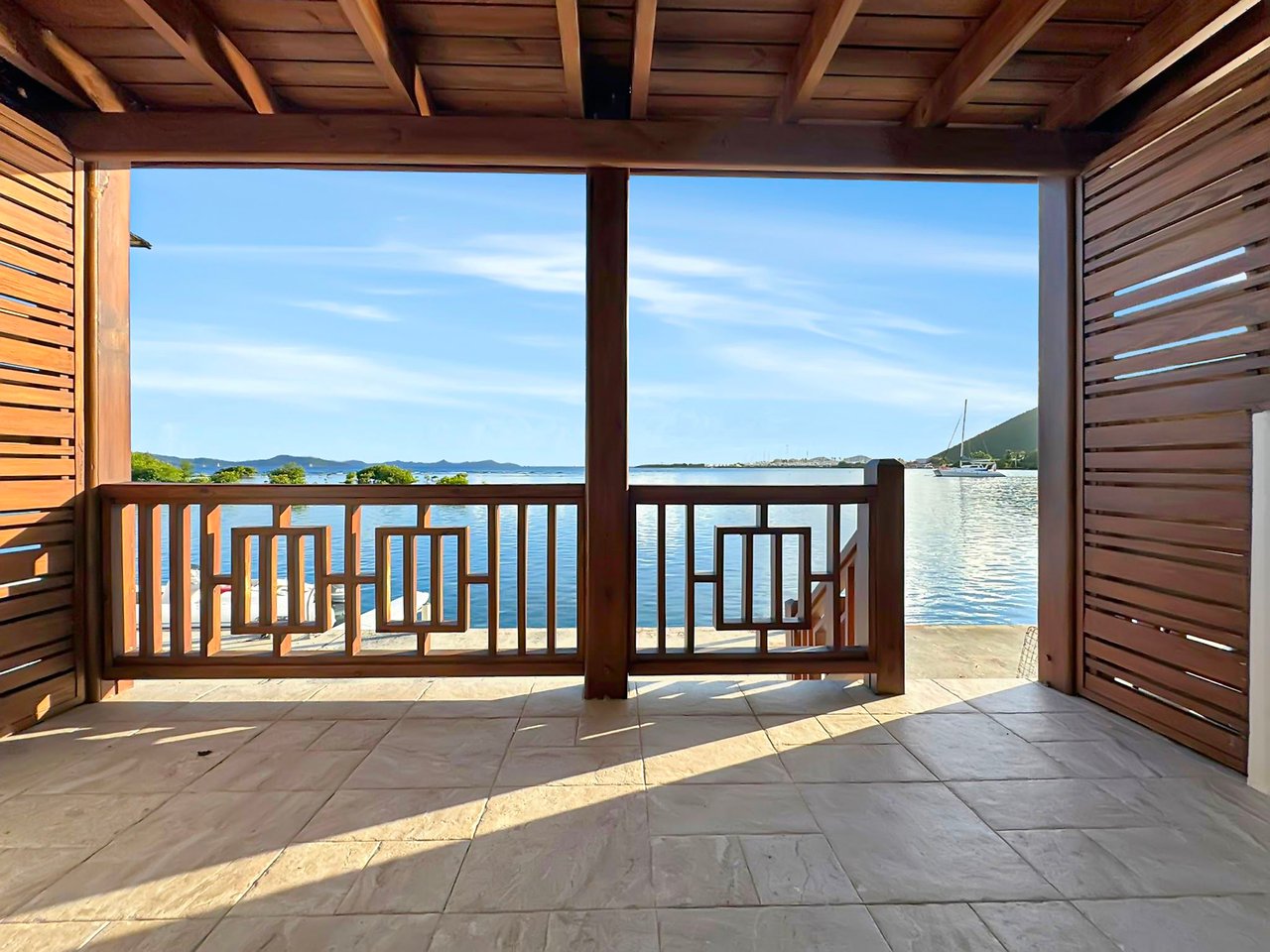 1002 Piece of 8-Luxury Condo