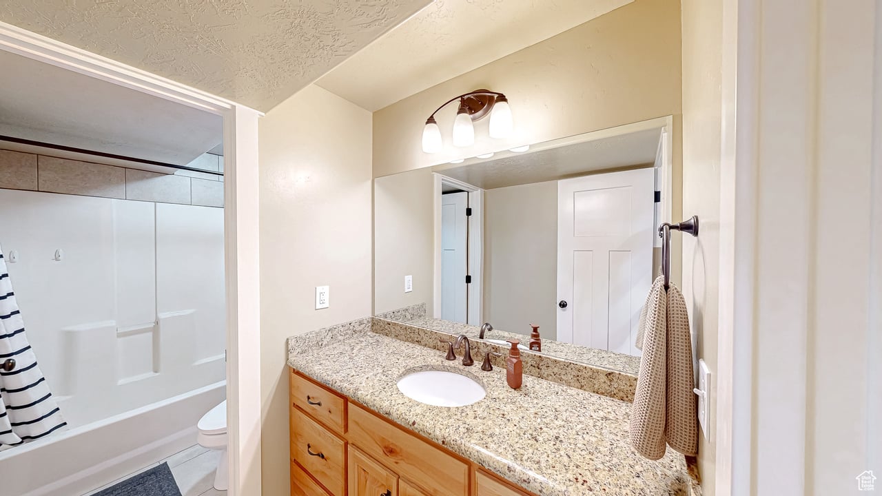 918 S River Ridge Ln