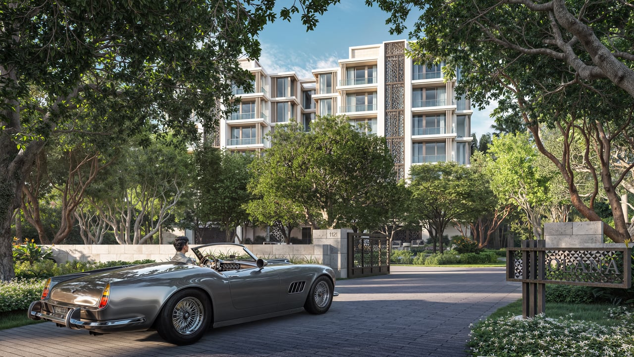 Exclusive Naples property entrance – bespoke 3-phase strategy with The Knox Brothers Blueprint.