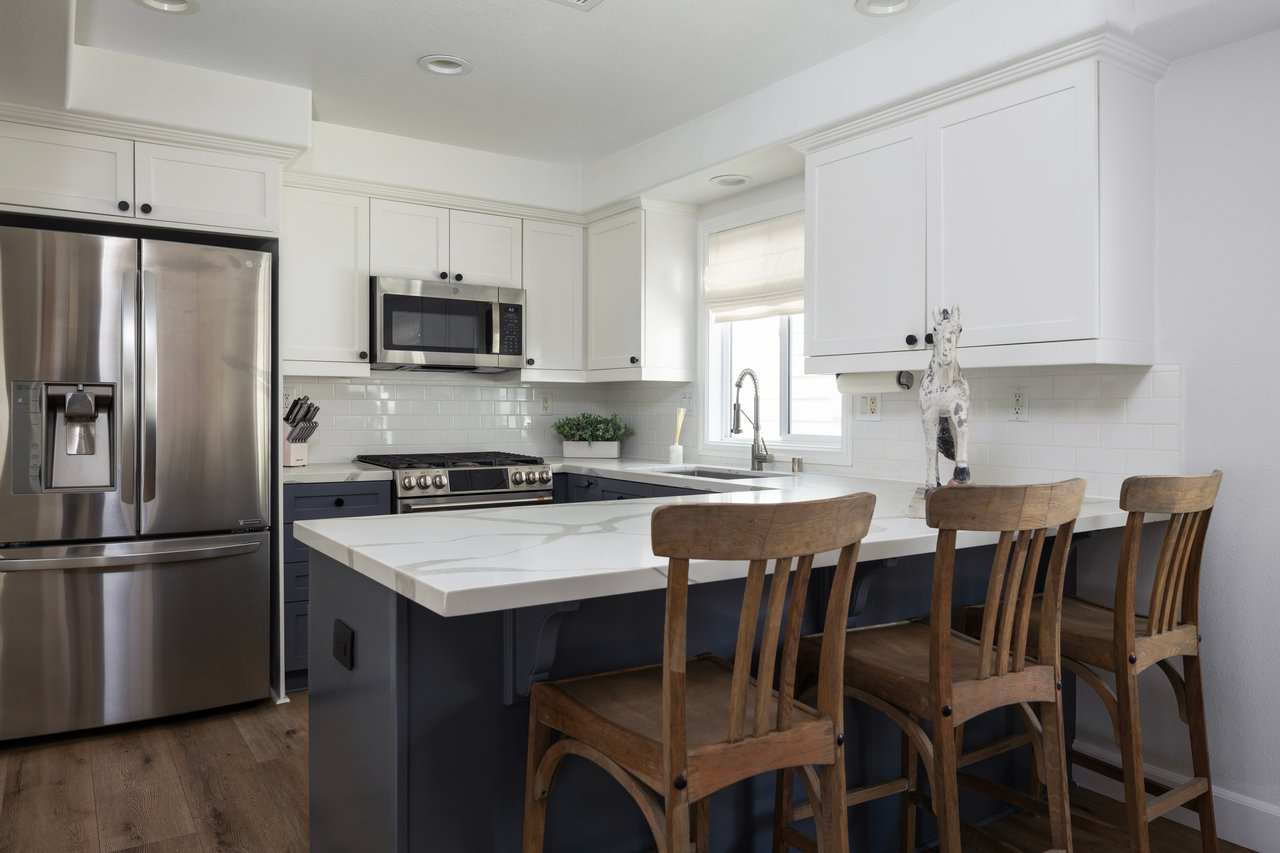 Furnished Lease in The Village