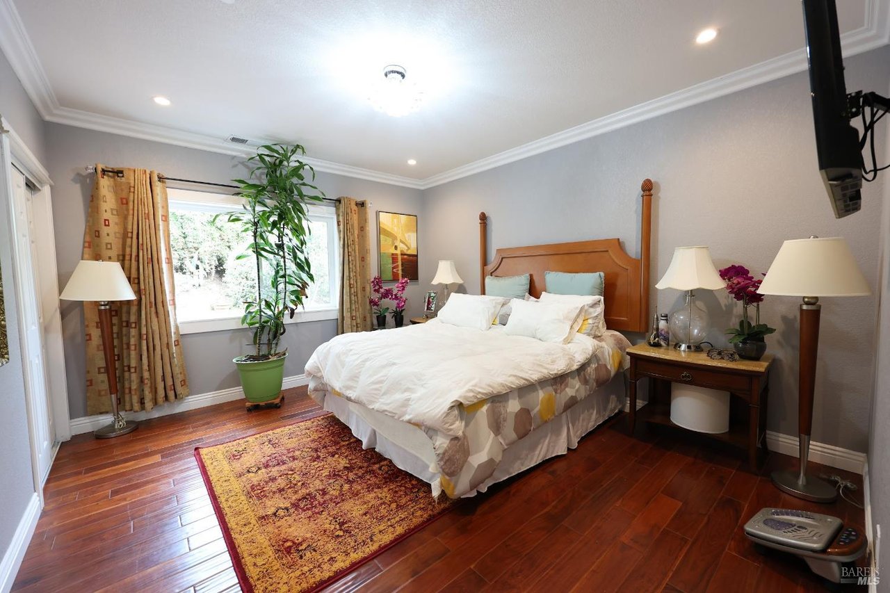 69 Graceland Dr