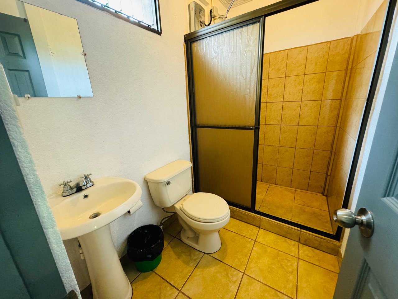 Downtown Uvita Commercial Room Rentals with Restaurant