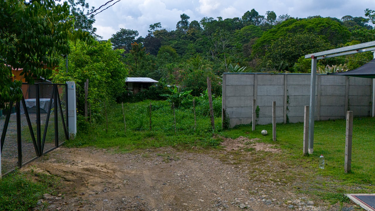Affordable beach lot in Uvita