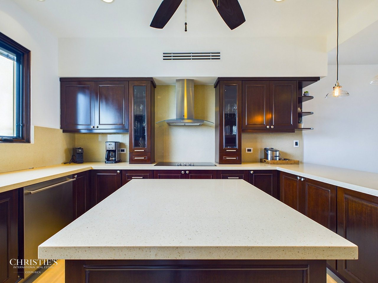 360 - 310 Splendor Penthouse