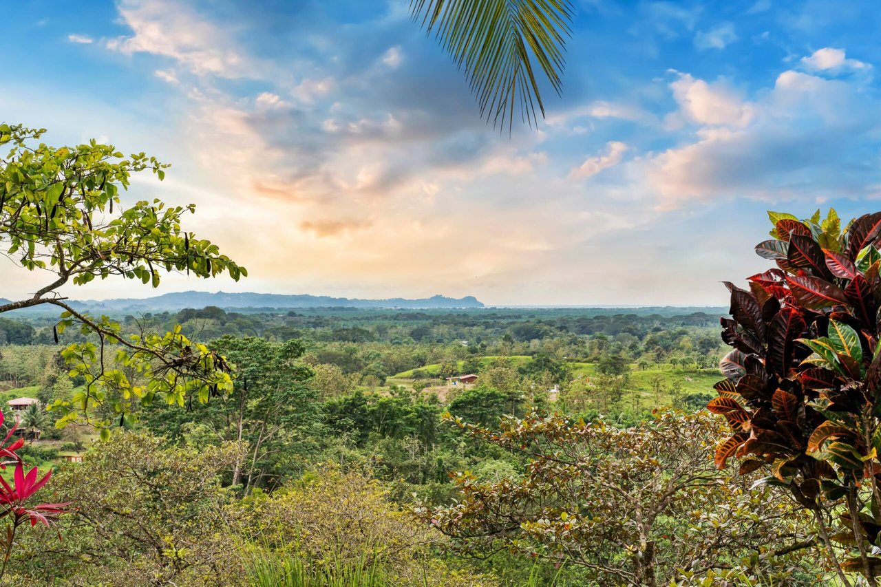 Exceptionally Private Home with Panoramic Ocean, Mountain & Sunset Views - Casa Sol