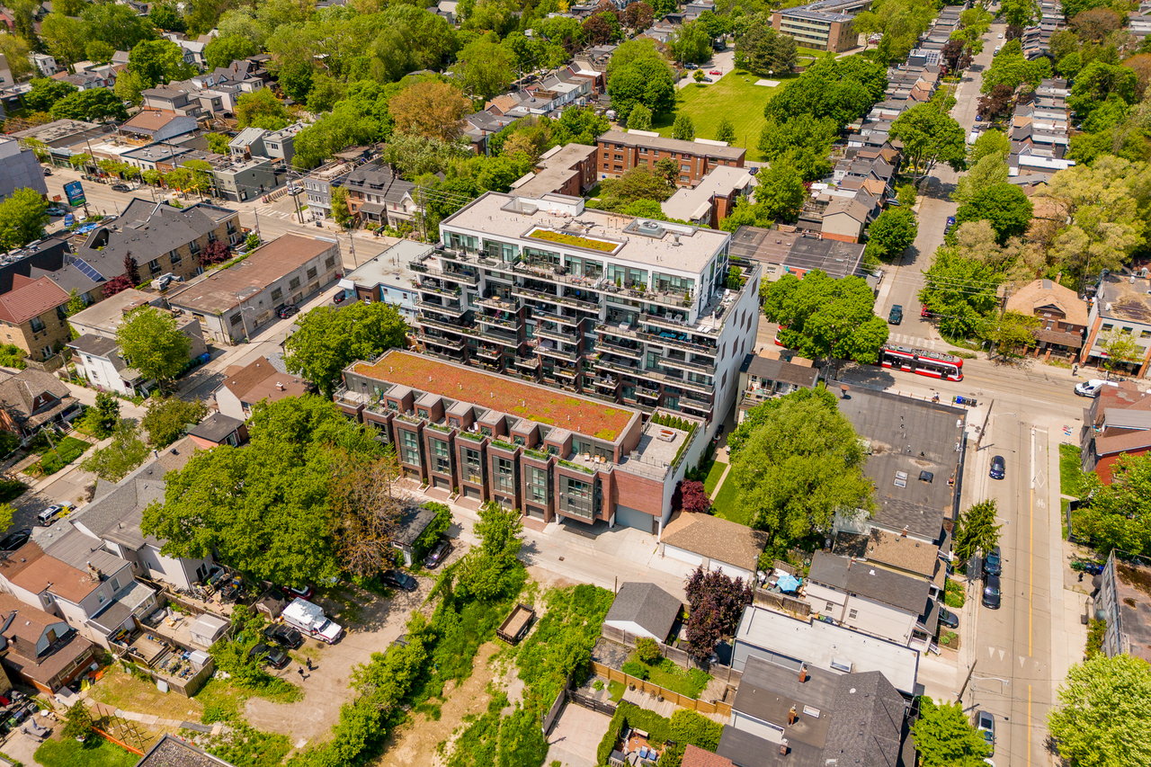 TH2-1331 Queen St E