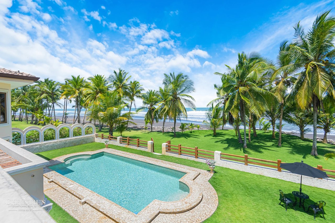 Hermosa Villa Beachfront Estate