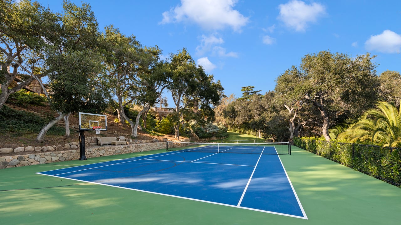 2733 Sycamore Canyon Rd