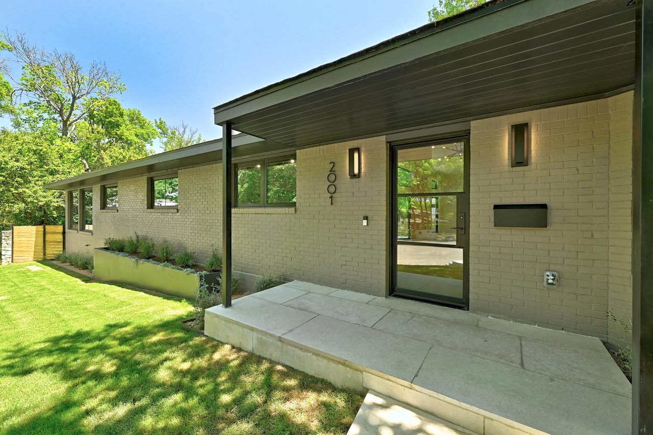 2001 Circle Haven