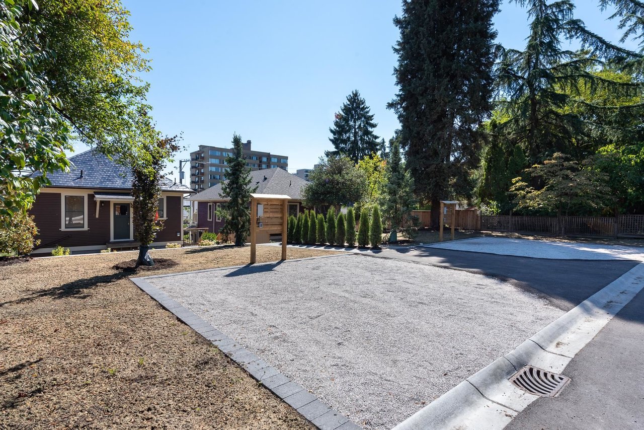 219 Manitoba St