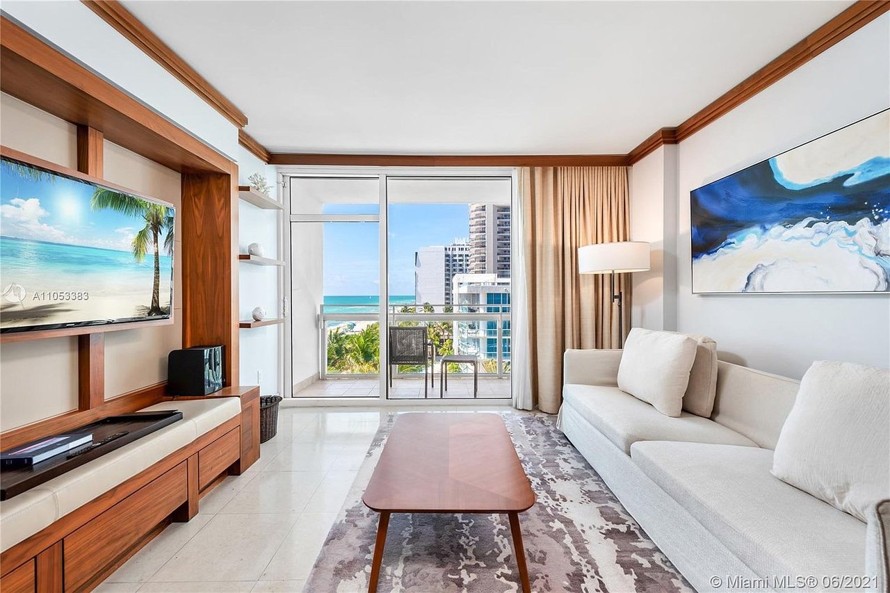 6801 Collins Ave Unit: 606