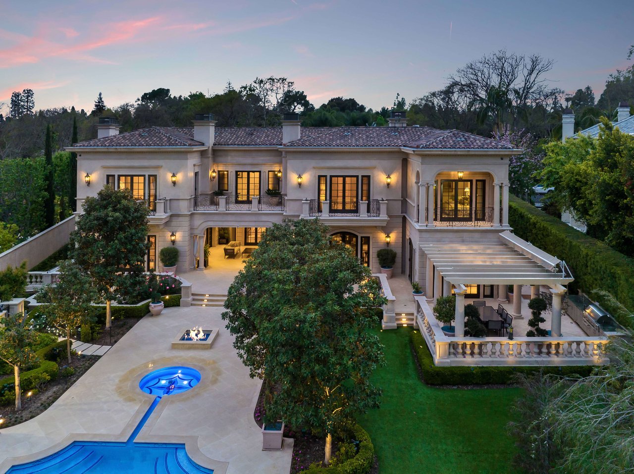 1006 N. Roxbury Dr