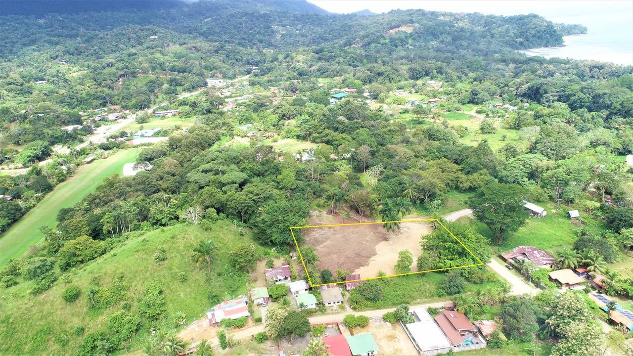 5000 Square Meter Lot, Residencial or Commercial, 400 Meters From the Beach.