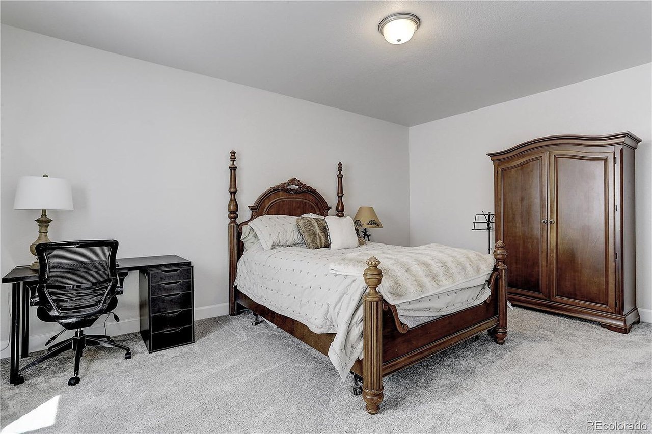 6898 Petunia Pl