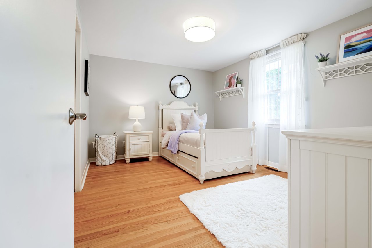 16 Henry Corson Pl