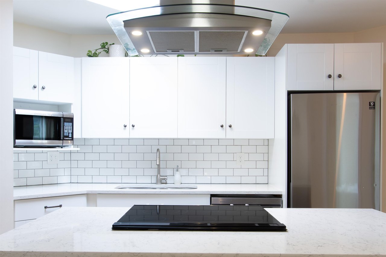 E304-40180 Willow Cres