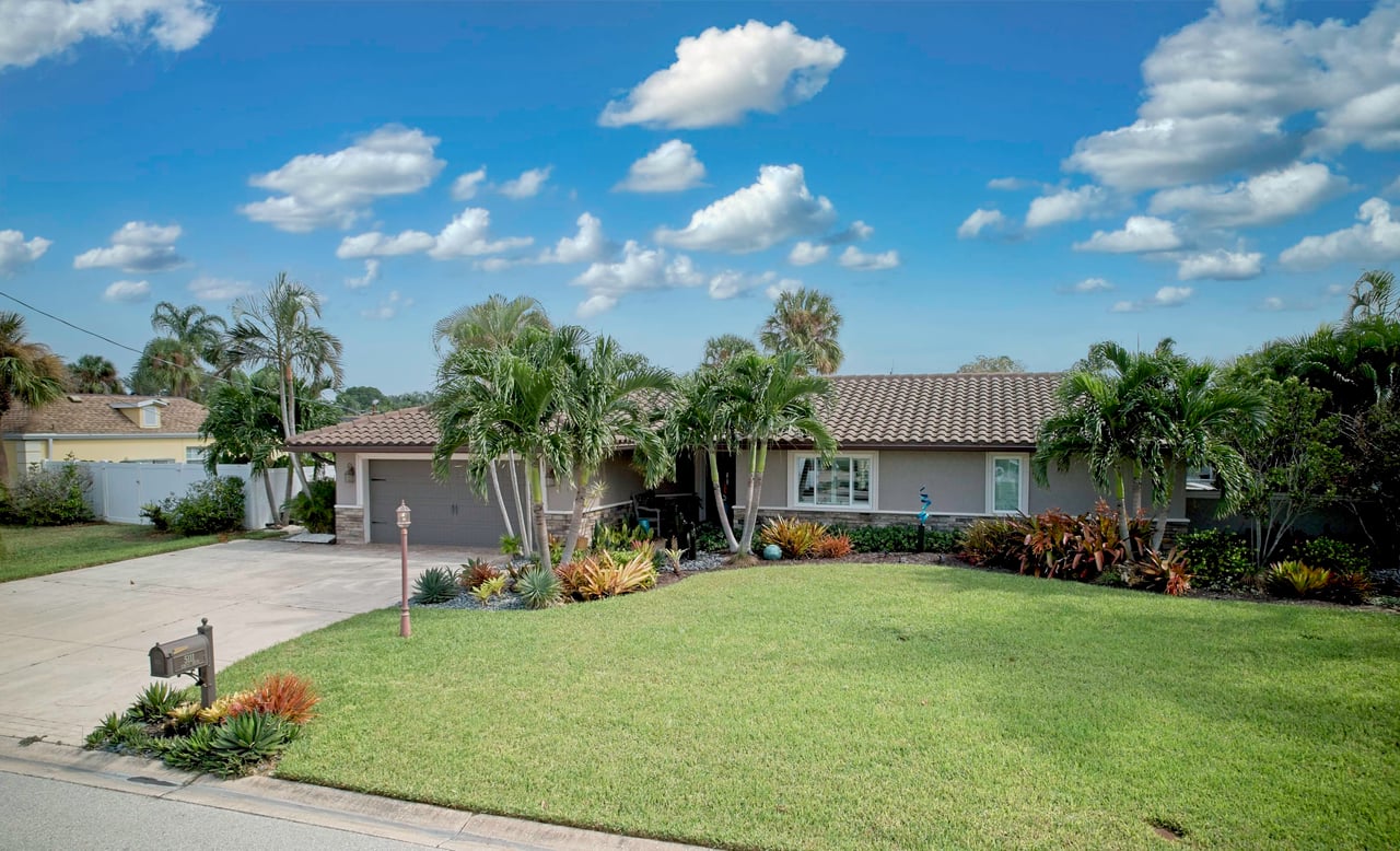 🏡🌊 UNDER CONTRACT 🌊🏡 @5111 BIMINI DR, BRADENTON, FL 34210