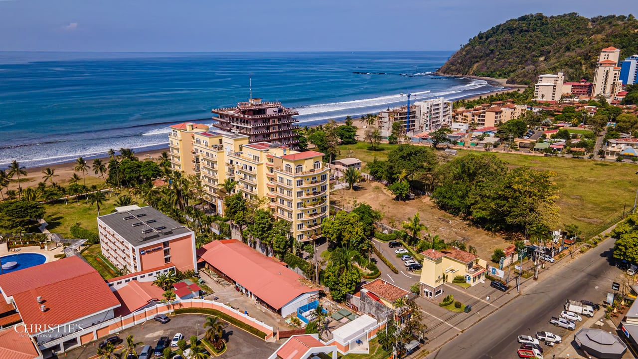 Elegant Oceanfront Living in Jacó – 2-Bedroom Condo at Acqua Residences