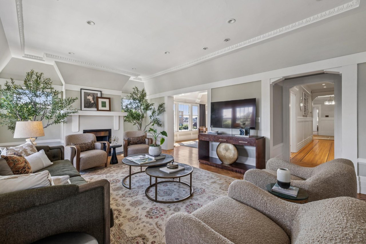95 6th Avenue