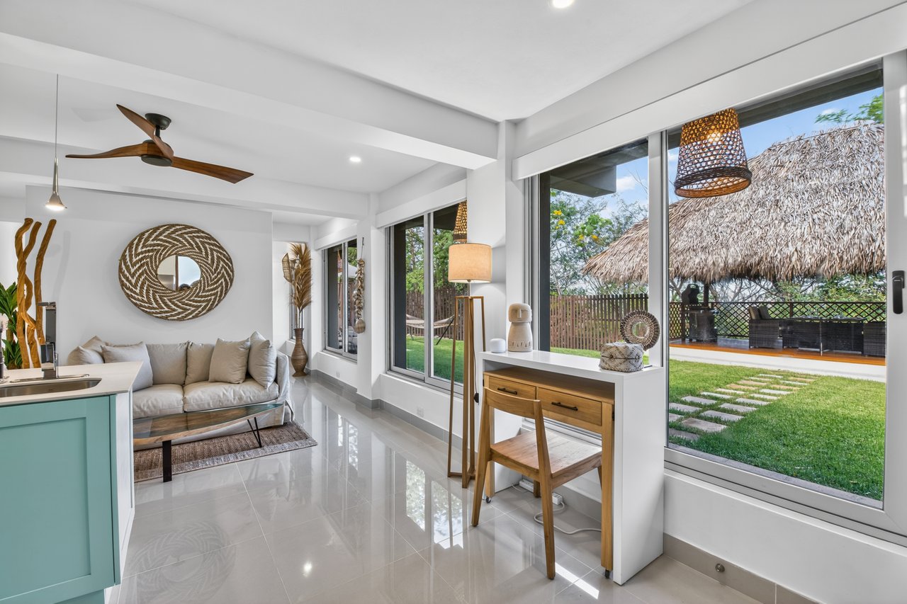 Casa Pochote | Artisan Luxury Villa in Tamarindo | Pool, Jacuzzi & Langosta Beach Club Membership Included