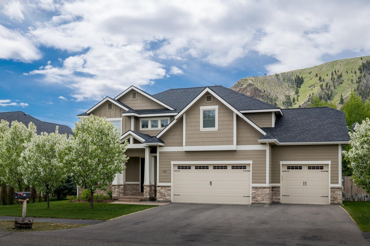 432 W Winterberry Loop