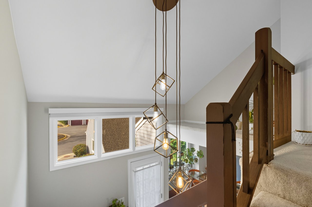 Turnkey 2 Bed Townhome plus Den & Designer Finishes 