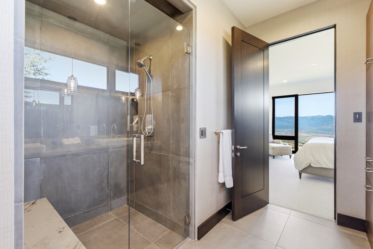 Top-of-Promontory Architectural Estate — Furnished & Turnkey - Front-Row Mountain Views