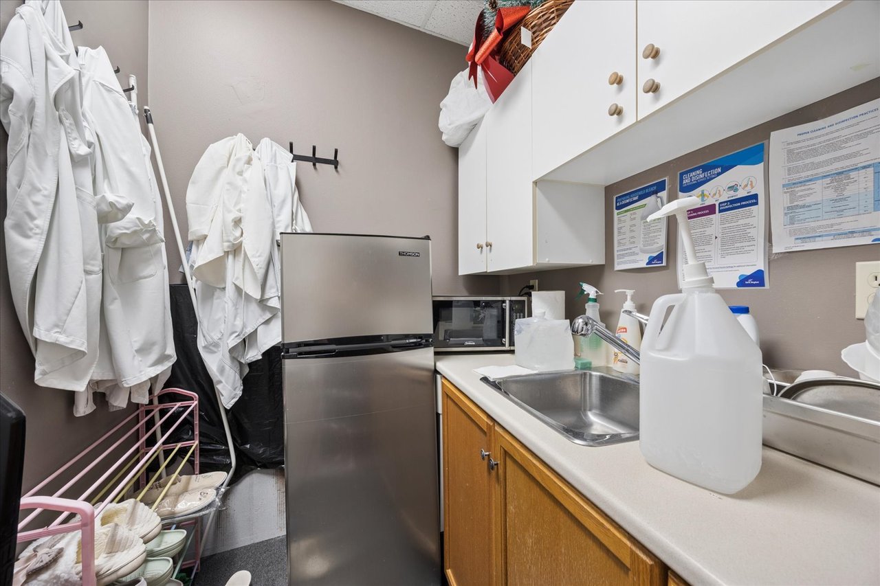 190 Main Street Unionville, Suite 202