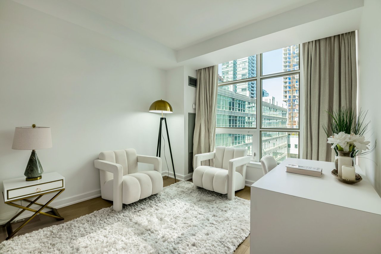 36 Blue Jays Way Unit: 528