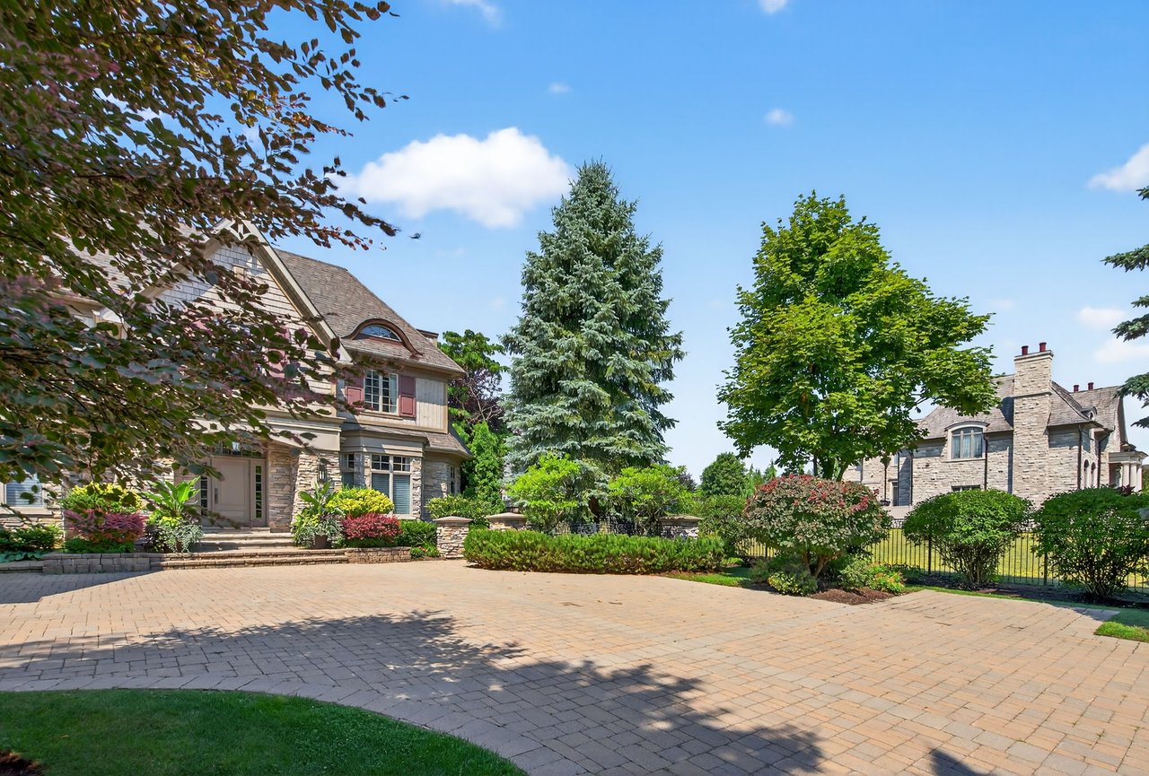 Grandeur On Parr Place