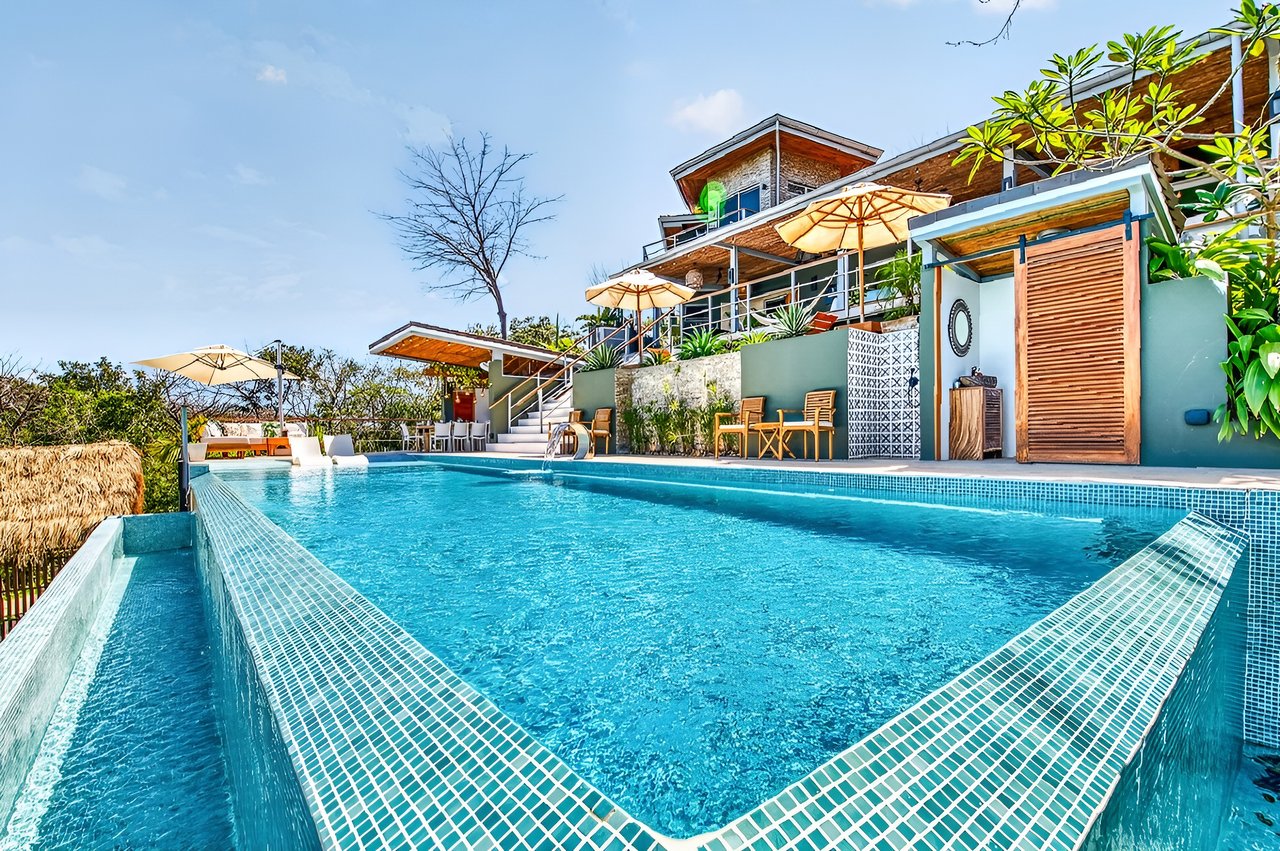 Casa Pochote | Artisan Luxury Villa in Tamarindo | Pool, Jacuzzi & Langosta Beach Club Membership Included