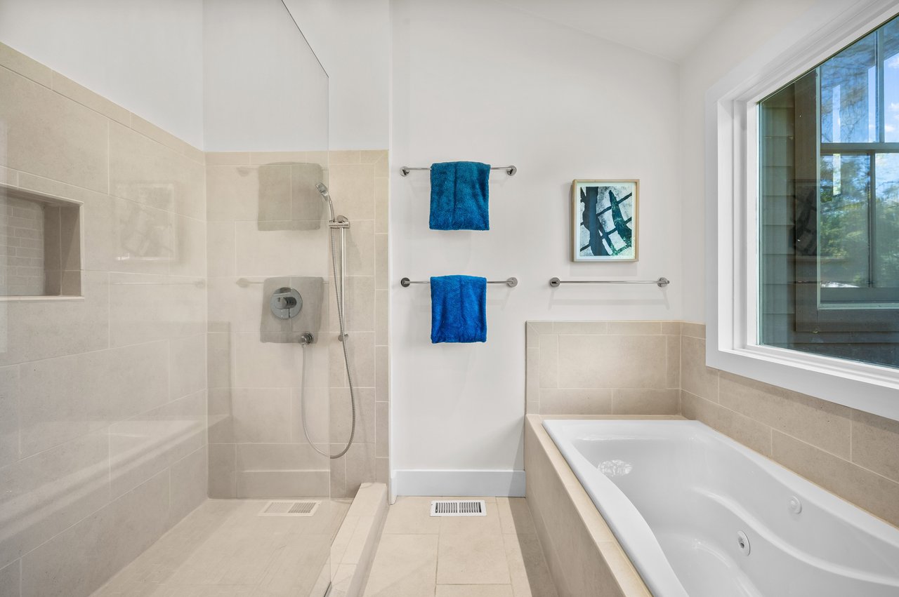 2408 E 800 N, La Porte, IN 46350