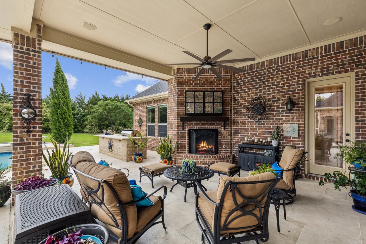 A Gorgeous Wolf Creek Home in Lucas Has Just Come Onto the Market