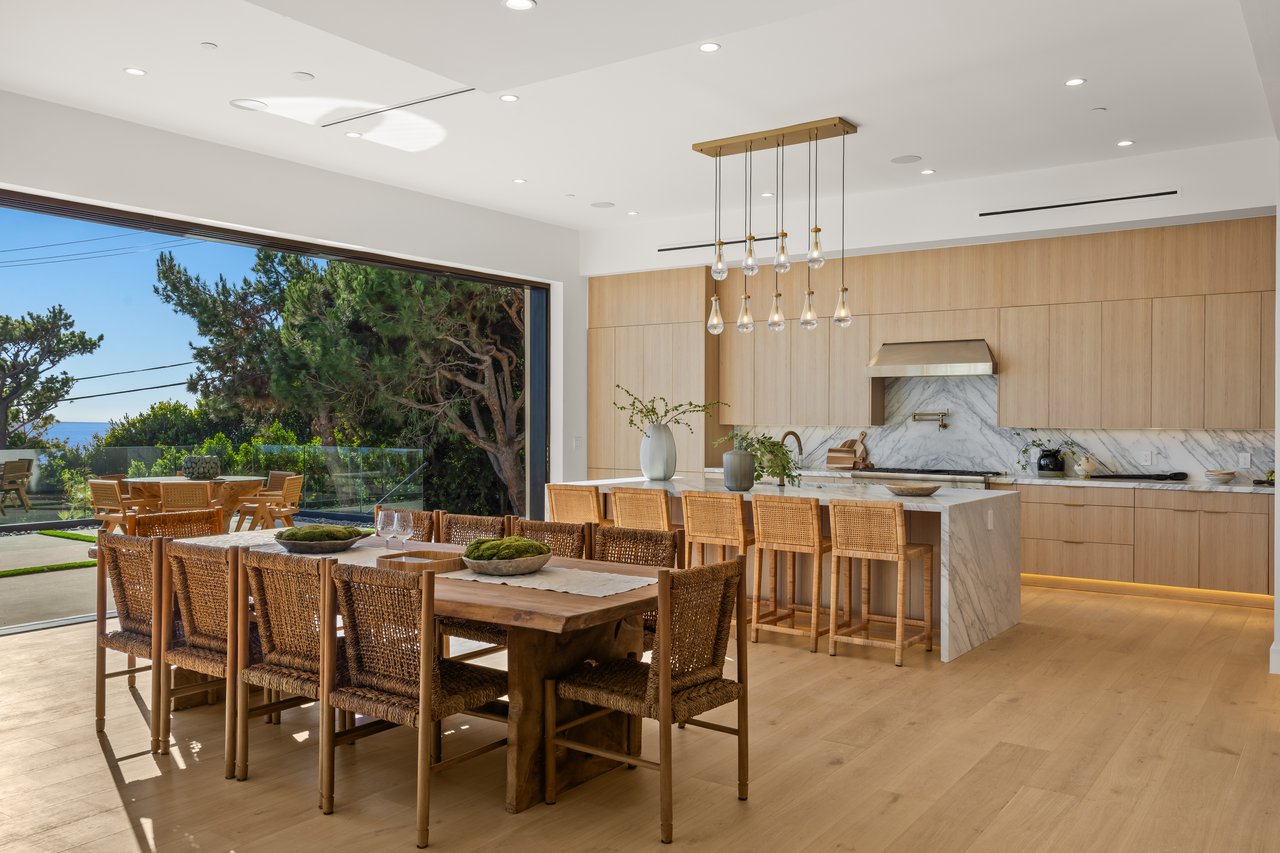 4732 Avenida Del Mar