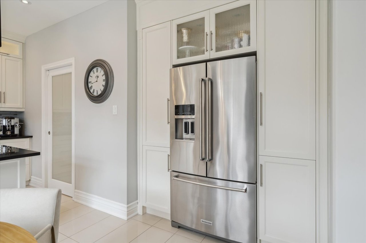32 Maplebank Cres